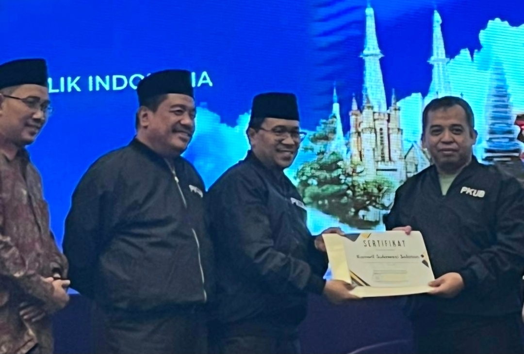 Kemenag Sulsel Raih Penghargaan Kanwil Paling Aktif Penyebaran Isu Kerukunan 2025