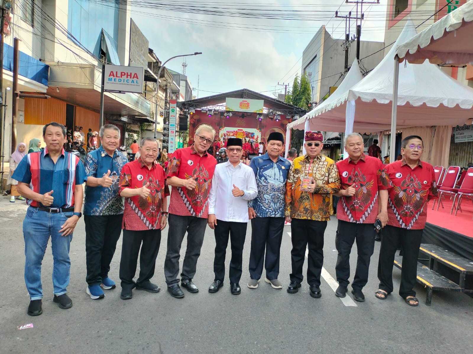 Suasana Ramadhan Hadir Di Festival Cap Go Meh Makassar Zou Zou 2577 / 2026