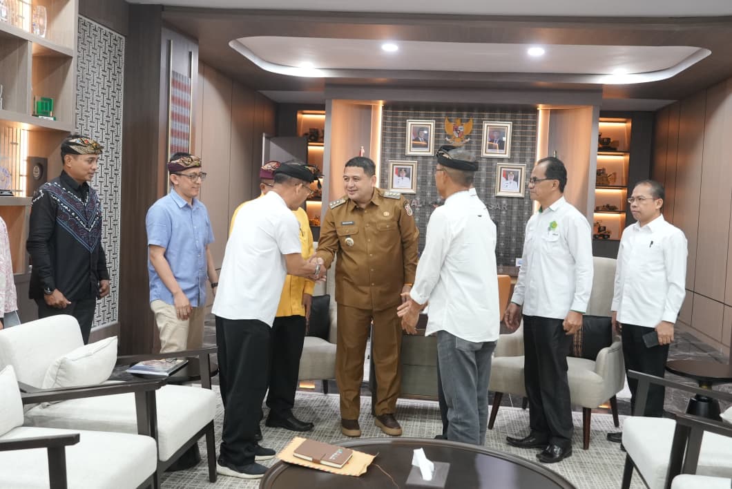 *Umat Hindu Undang Walikota Makassar Munafri Arifuddin Hadir Di Acara Silaturrahmi Dharma Santi Hari Raya Nyepi*