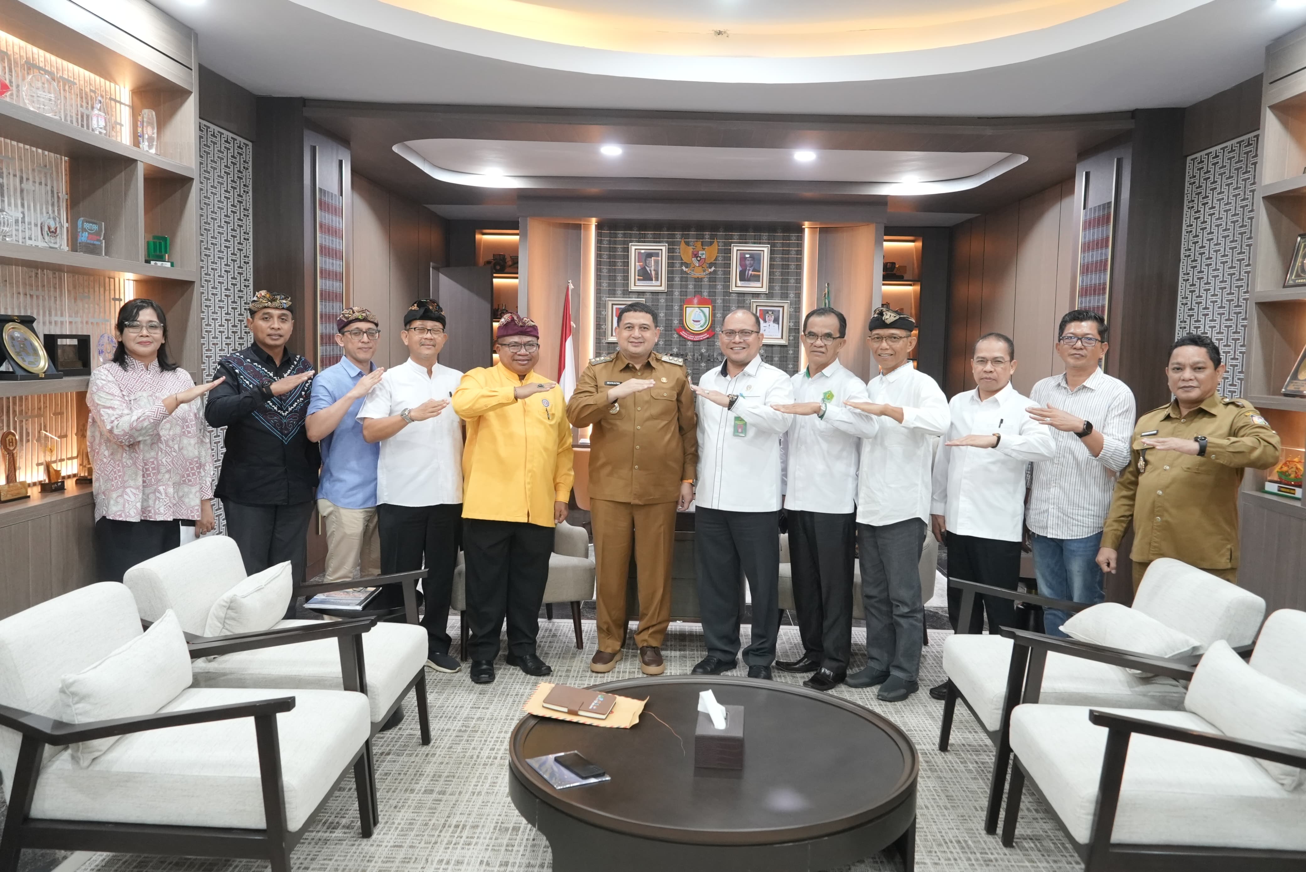 Walikota Makassar Munafri Arifuddin Apresiasi Kontribusi Umat Hindu Atas Perannya Membangun Daerah