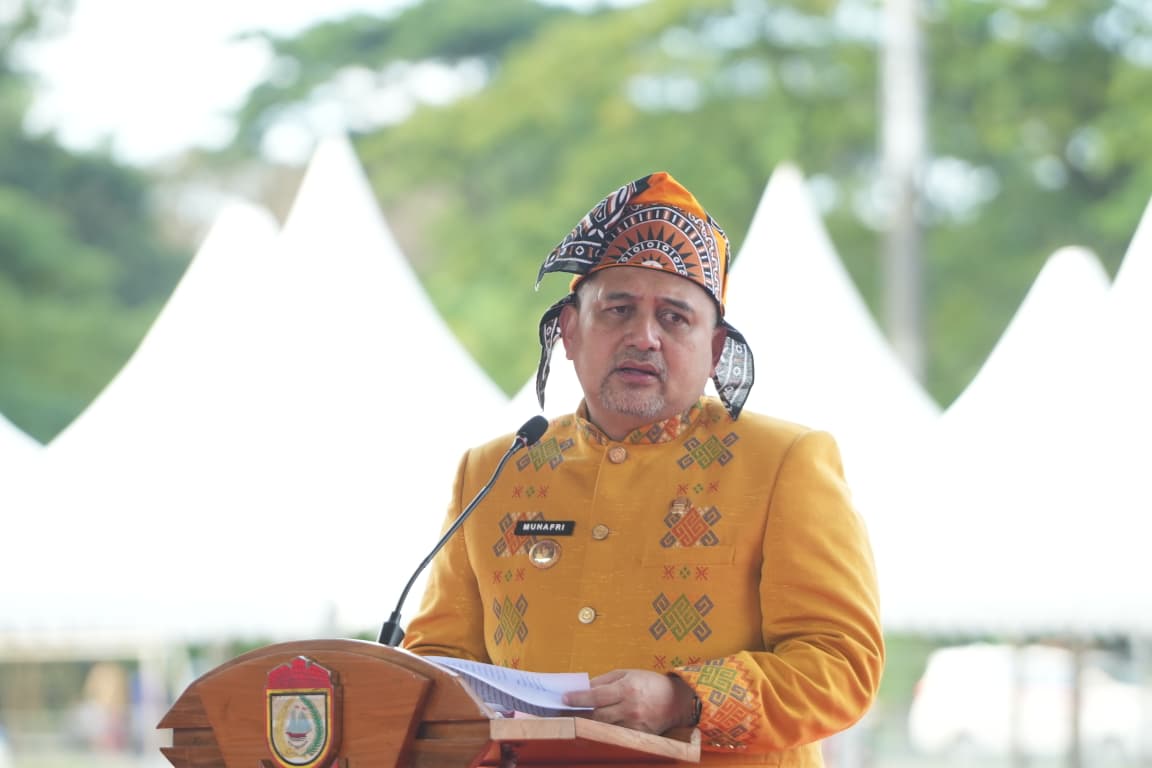 Pimpin Upacara Hardiknas 2026, Wali Kota Makassar Gaungkan Pendidikan Inklusif dan Berkualitas