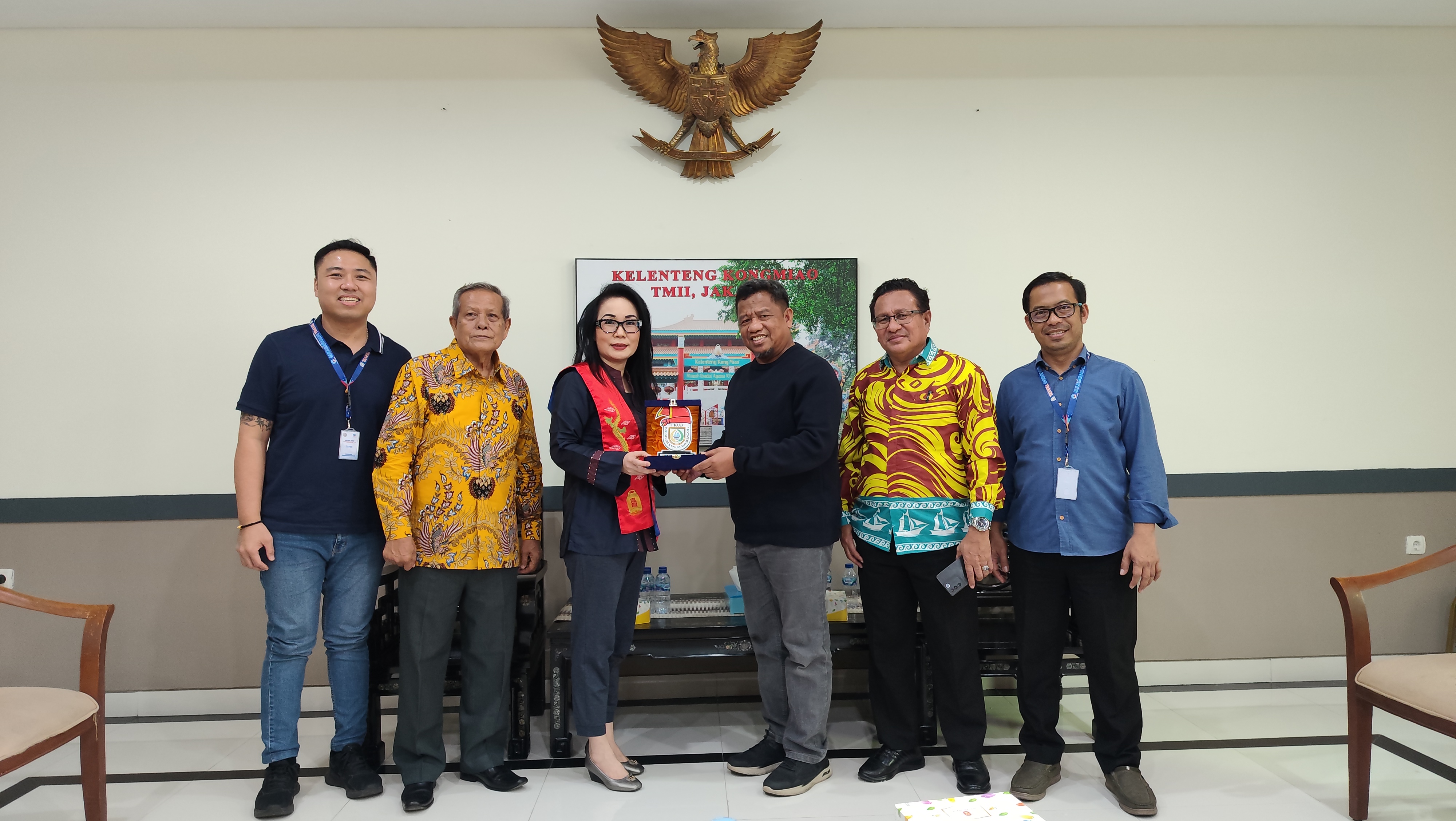 Merajut Harmoni Kebhinekaan: Studi Silaturahmi dan Dialog Lintas Iman FKUB Kota Makassar di Klenteng Kong Miao TMII
