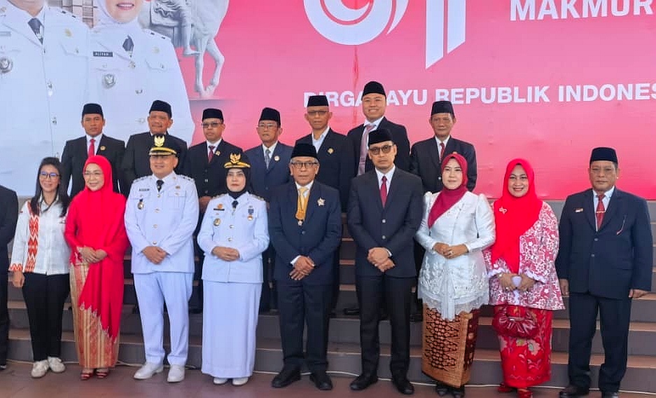 Perkuat Kerukunan Beragama, Tokoh Agama dan Pengurus FKUB Kota Makassar Hadiri Upacara HUT Ke-81 RI di Lapangan Karebosi