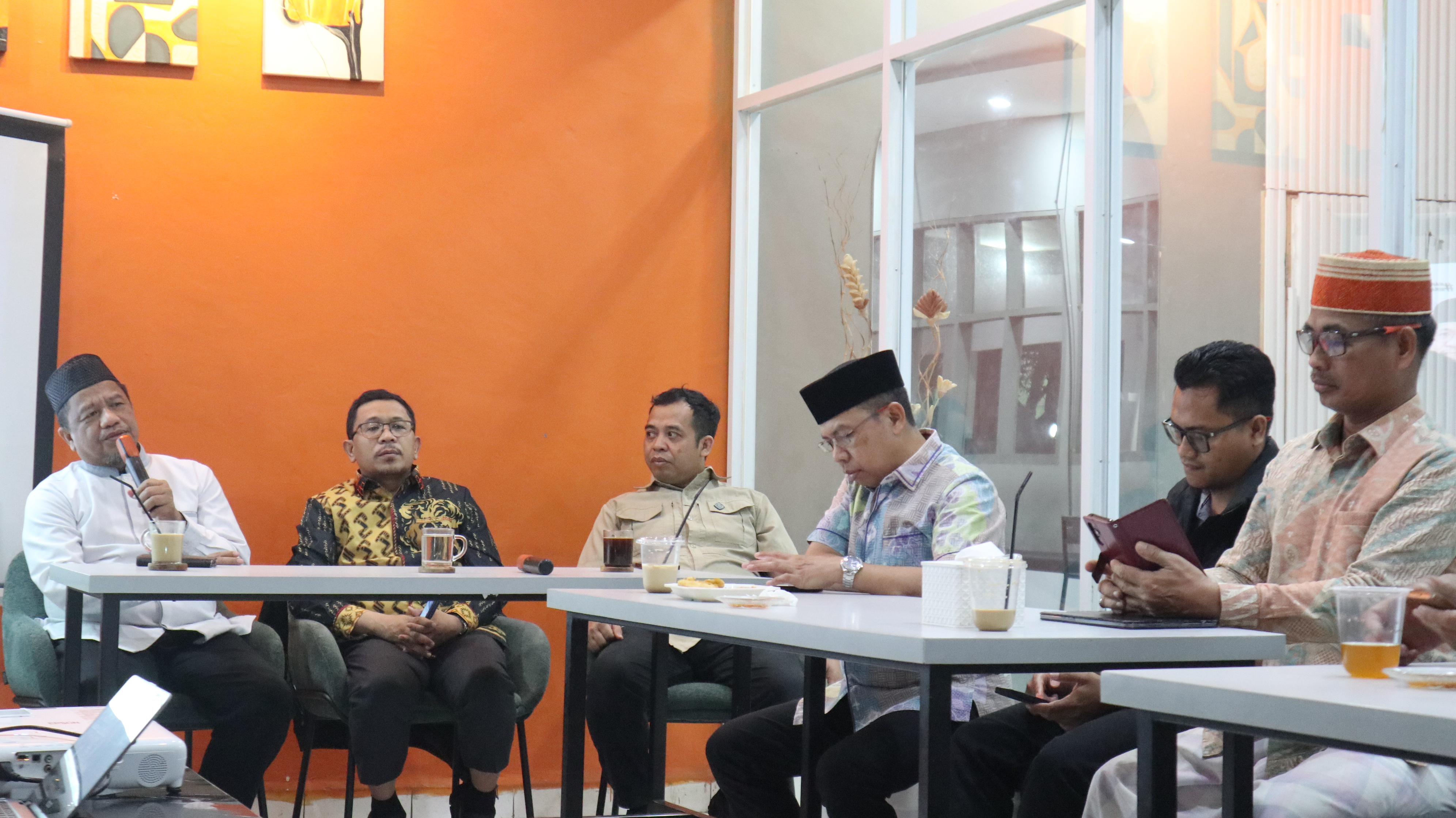 Ngopi Kerukunan FKUB Makassar Hadirkan Kepala Pusat Kerukunan Umat Beragama Kemenag RI
